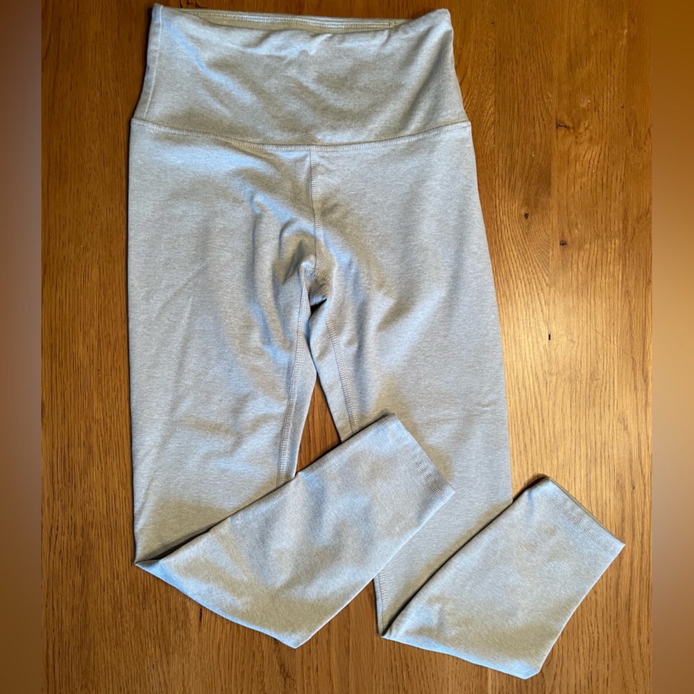 Light Gray Zobha Women’s leggings. Size S.